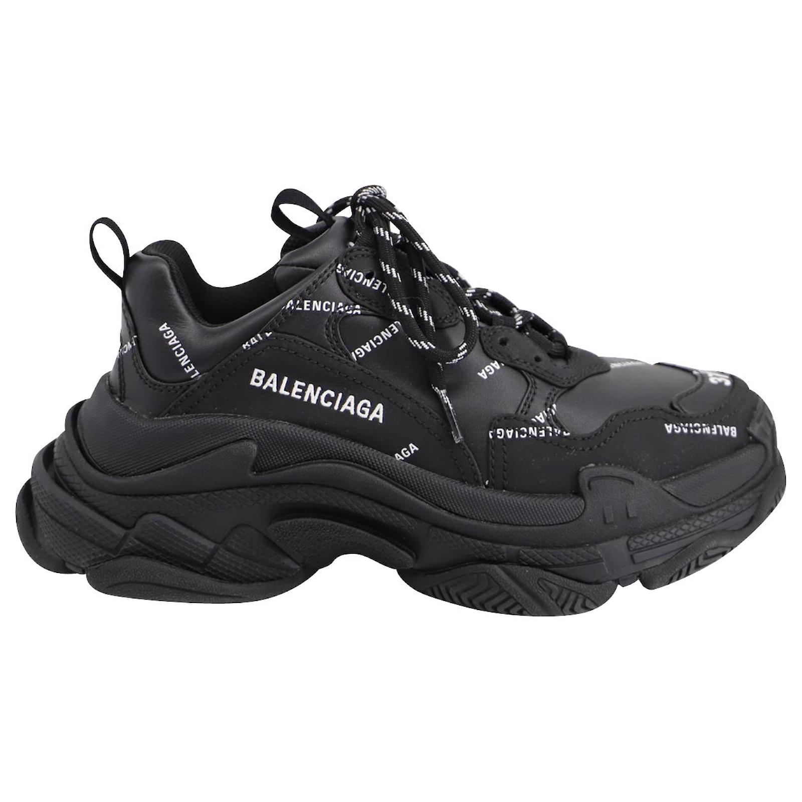 Balenciaga Triple S Sneaker Allover Logo En Noir Mati Re Technique