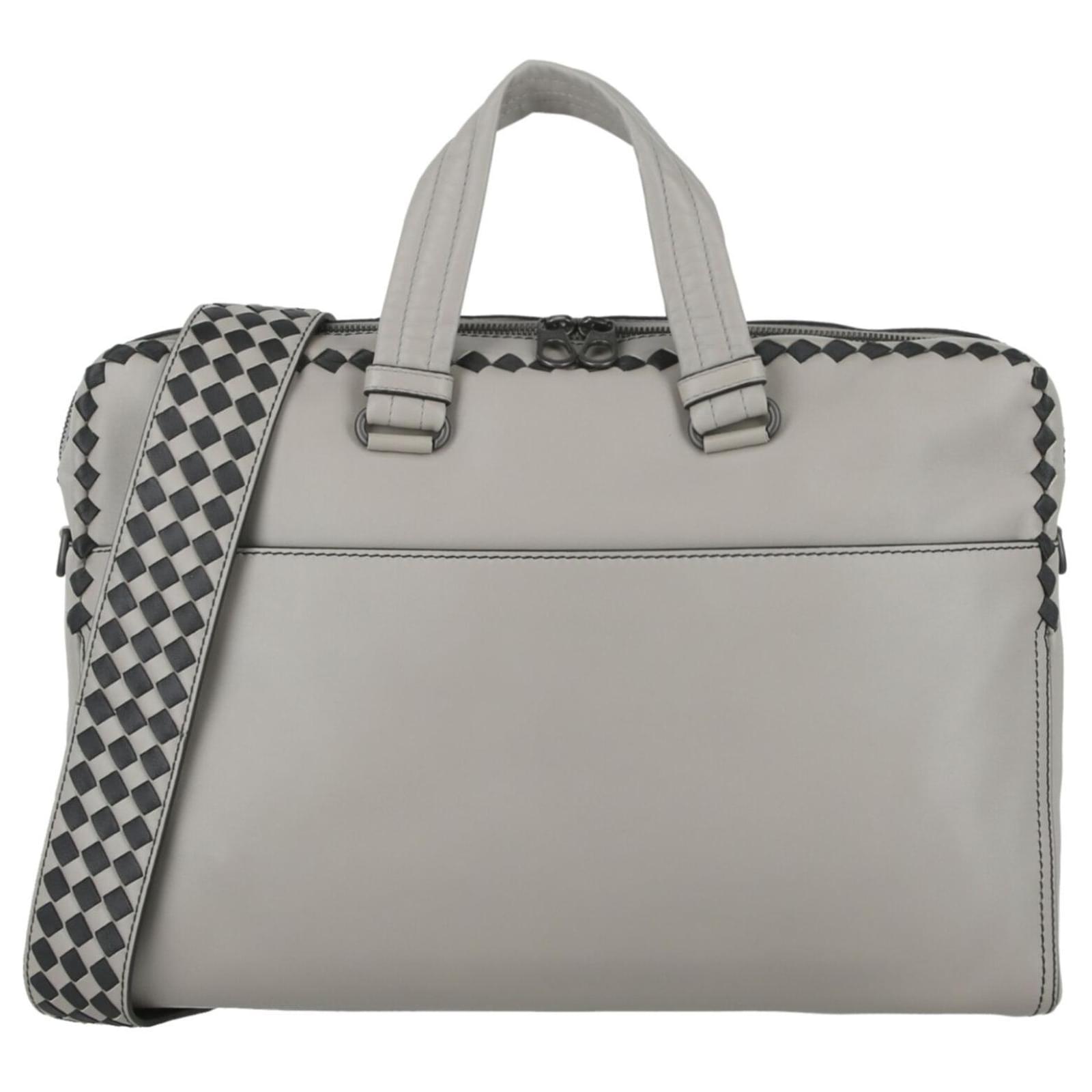 Bottega Veneta Sac Bandouli Re En Cuir Gris Ref Joli Closet