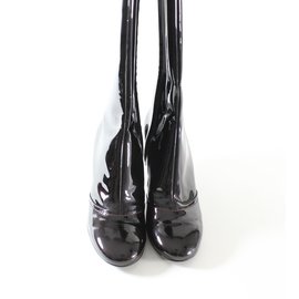 Botas Louis Vuitton de charol negro 39