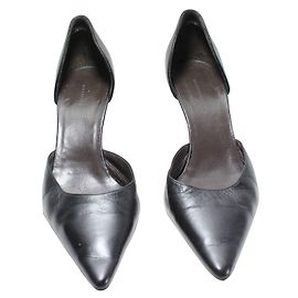 Décolleté Balenciaga in pelle nera a punta con tacco 7cm