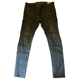 Vaqueros Diesel de denim negro