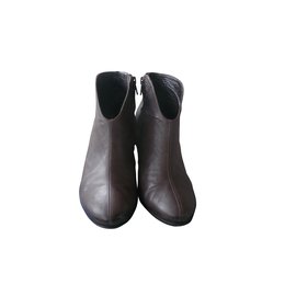 Autre Marque VIC MATIE Leather Ankle Boots Taupe 38