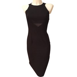 Vestido negro sin mangas Zara de tela elástica
