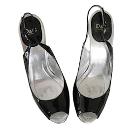 Dolce & Gabbana Sandalen aus schwarzem Lackleder 39