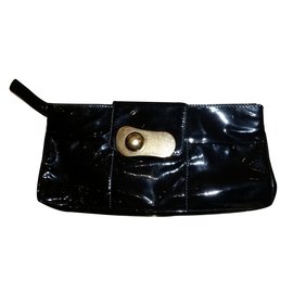 Pochette Chloé in vernice nera
