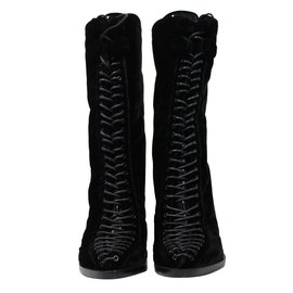 Botas Givenchy de terciopelo negro con cordones
