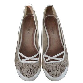 Ballerine Marc Jacobs in pelle beige e pizzo bianco