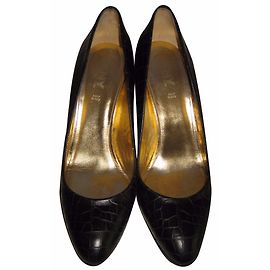 Zapatos de tacón DKNY de piel de cocodrilo negro 40