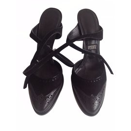 Décolleté Gianfranco Ferré in pelle nera tacco 12cm
