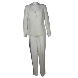 Traje de pantalón Max & Moi de seda crema