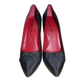 Lanvin Leder Pumps in Schwarz mit Schleife Größe 41