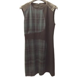 Vestido negro de lana Pinko con inserciones de cuadros y piel sintética