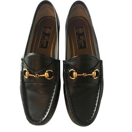 Mocassini Gucci in pelle nera taglia 35