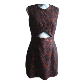 Adolfo Dominguez Kleid aus schwarzer und roter Spitze