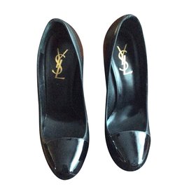 Escarpins Yves Saint Laurent Richelieu en cuir vernis noir