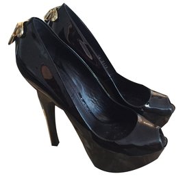 Décolleté Louis Vuitton in vernice nera con punta aperta 36.5
