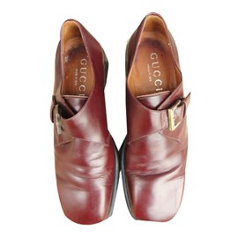 Gucci Schnürschuhe aus Leder Mahagoni Eckige Kappe
