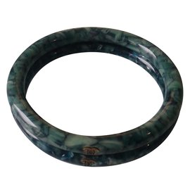 Bracciale Chanel Logo Cuore in Resina Crema Verde Oliva
