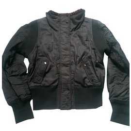 Chaqueta Armani Exchange negra efecto satinado acolchada
