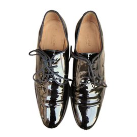 Décolleté Derby Gucci in pelle verniciata nera 39.5IT