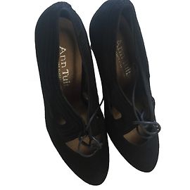 Autre Marque Zapatos de tacón Ann Thuil en piel de ciervo negro