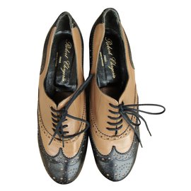 Robert Clergerie Richlieu Scarpe stringate in pelle Caramello