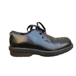 Scarpe Derby Gucci in pelle nera