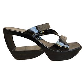 Robert Clergerie Paoli Sandals Black Patent Leather