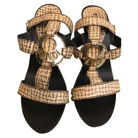 Fendi Ledersandalen Braun Beige Größe 35