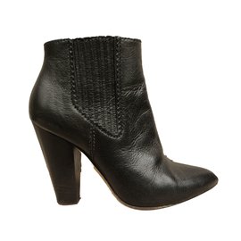 Stivaletti in pelle nera Dolce & Gabbana 38IT