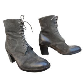 Botines Prada Taupe de Gamuza
