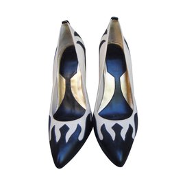 Décolleté Alexander Mcqueen in pelle nero e bianco 39