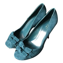 Décolleté Gucci Kid Scamosciato a punta aperta blu scamosciato