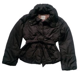 Chaqueta corta Weekend Max Mara negra