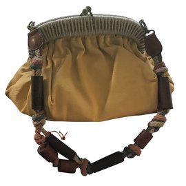 Marni Ballontasche aus gelbem Lammleder
