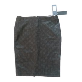 Falda Guess Estampada Elástica Negra Caqui