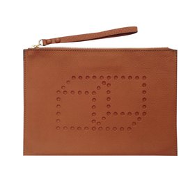 Pochette Pierre Hardy in pelle color caramello