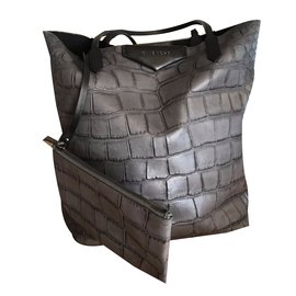 ANTIGONA SONDERAUSGABE XXL - Givenchy