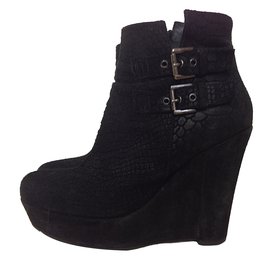 Botas de tornozelo The Kooples em camurça preta de crocodilo 38