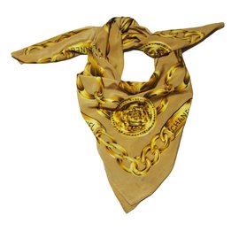 Chanel Seidentuch Gold