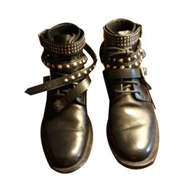Bottines en cuir noir Yves Saint Laurent 38