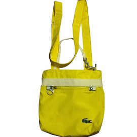 Pochette Lacoste in cotone gialla