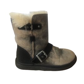 Ugg Stiefeletten aus Leder Schwarz Grau