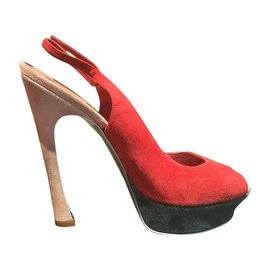 Escarpins compensés Yves Saint Laurent en peau de cerf rouge 40