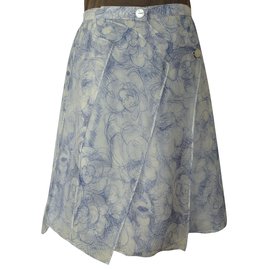 Chanel Falda de gasa de seda con estampado Camelia Blanco Azul