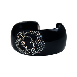 Bracciale Chanel in resina nera