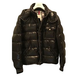 Giacca Moncler nera in nylon laccato con cappuccio rimovibile