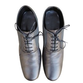 Heschung Cerato Glovecal Richelieu in pelle grigio scuro