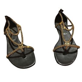 Sandali Lola Cruz in pelle nera con strass