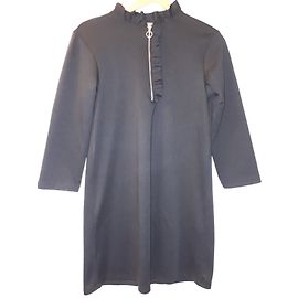 Vestido negro Zara con volantes y detalle de cremallera